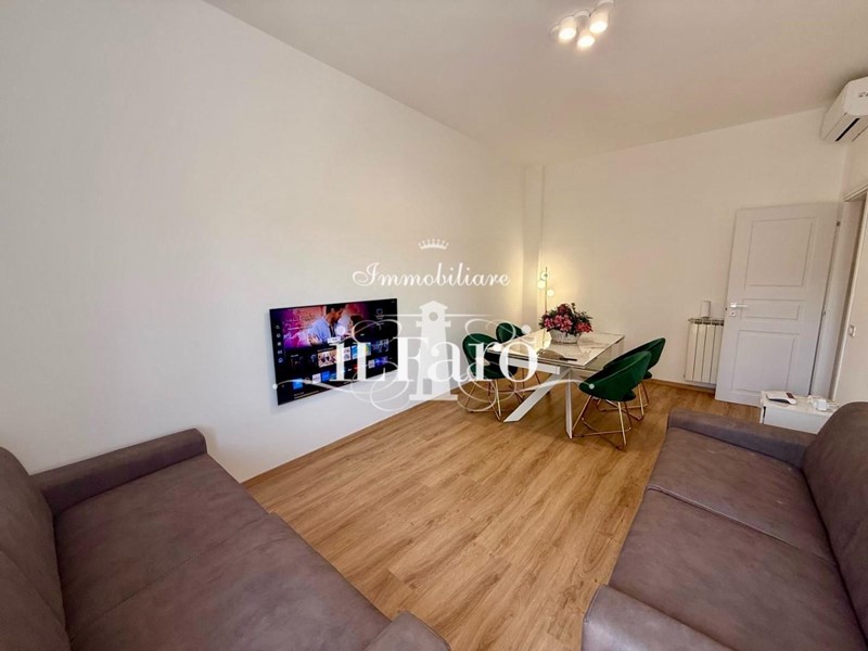 Appartamento in Vendita a Viareggio, 280'000€, 85 m²