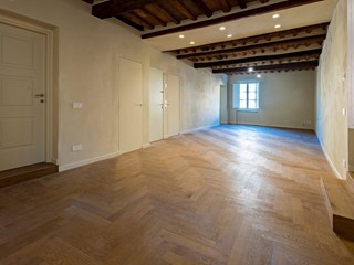 Appartamento in Vendita a Lucca, 695'000€, 180 m²