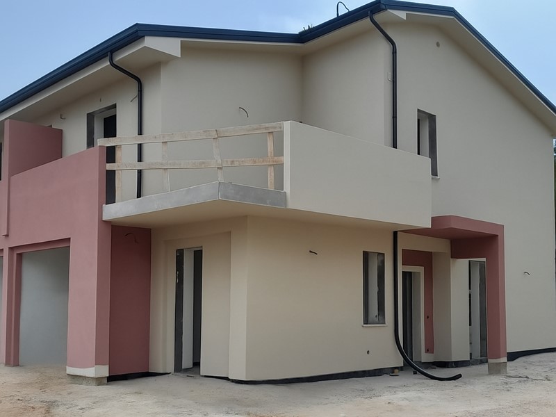 Villa bifamiliare in Vendita a San Miniato, zona San Miniato Basso, 480'000€, 162 m², con Box