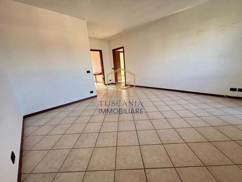 Quadrilocale in Vendita a Colle di Val D'Elsa, 165'000&euro;, 87 m²