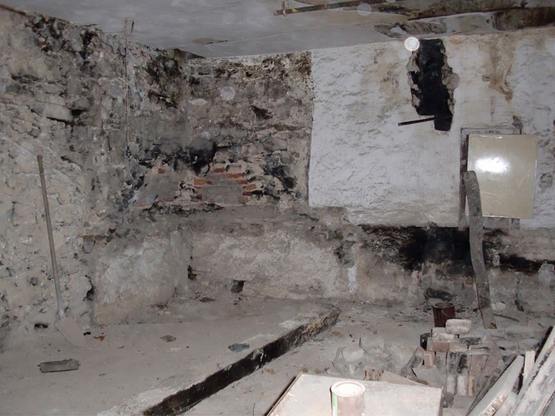 Casa Indipendente in Vendita a Roccagloriosa, 70'000&euro;, 242 m²