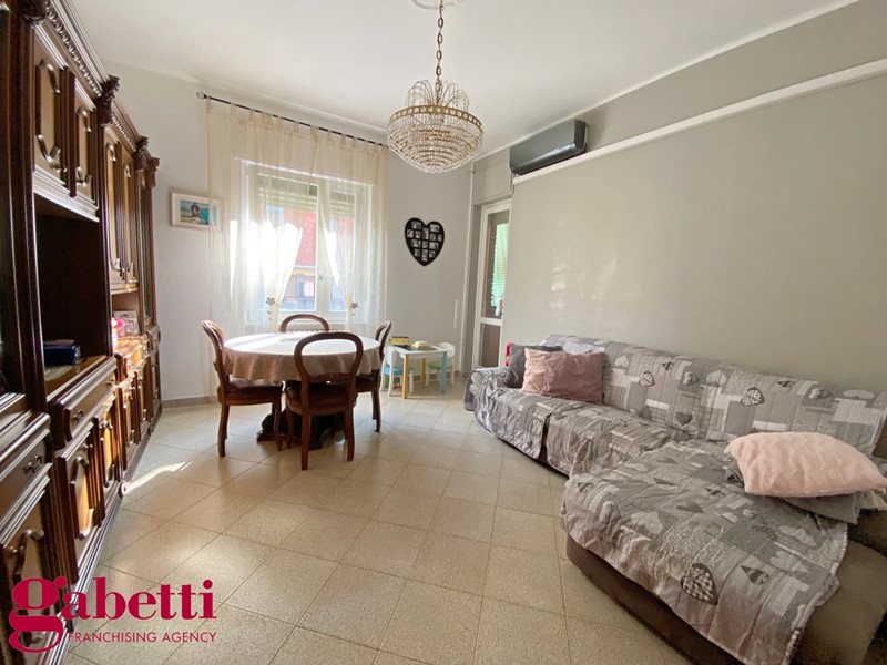 Appartamento in Vendita a Bra, 123'000€, 117 m²