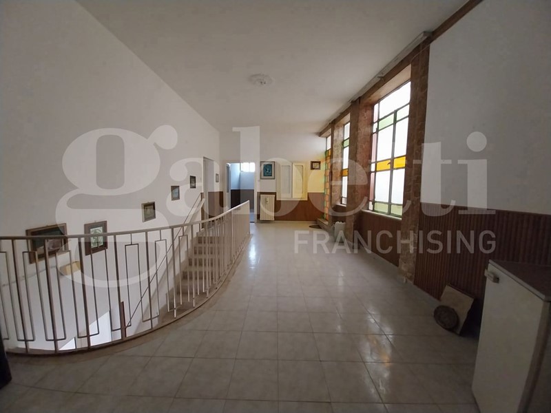 Casa Indipendente in Vendita a Dragoni, 75'000€, 270 m²