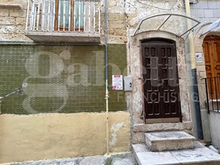 Casa Indipendente in Vendita a Canosa di Puglia, 20'000€, 68 m²