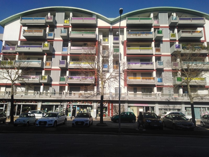 Negozio in Affitto a Civita Castellana, 2'000€, 250 m²