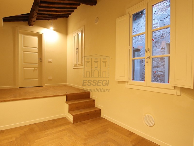 Appartamento in Vendita a Lucca, zona Centro storico, 695'000€, 185 m²