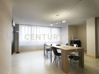 Ufficio in Vendita a Lucca, 115'000€, 125 m², arredato