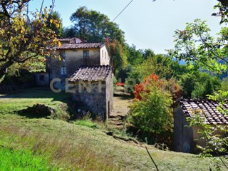 Casa Indipendente in Vendita a Pescaglia, 259'000€, 540 m², con Box