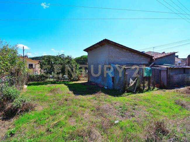 Casa Indipendente in Vendita a Capannori, 74'000€, 65 m², con Box