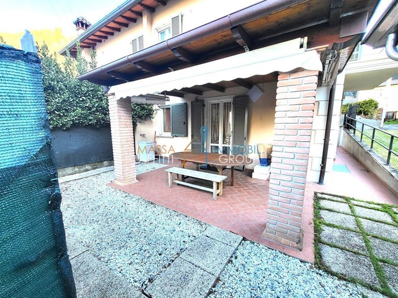 Casa Semi Indipendente in Vendita a Montignoso, zona Capanne, 425'000&euro;, 160 m², arredato