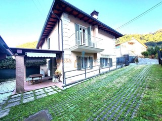 Casa Semi Indipendente in Vendita a Montignoso, zona Capanne, 425'000€, 160 m², arredato