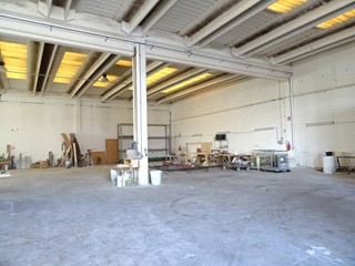 Capannone in Vendita a Monte Porzio, 940'000€, 2400 m²