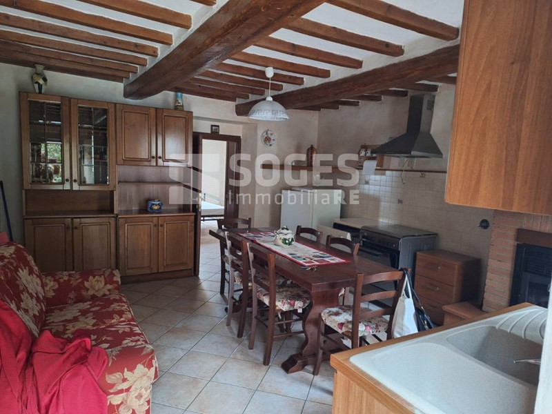 Trilocale in Vendita a Reggello, zona Tosi, 60'000€, 55 m²