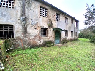Casa di corte in Vendita a Capannori, zona Massa Macinaia, 89'000€, 260 m²