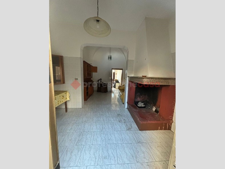 Casa Indipendente in Vendita a Manduria, 69'000€, 80 m²