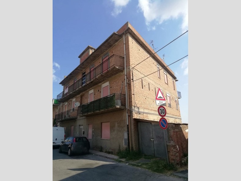 Appartamento in Vendita a San Filippo del Mela, 115'000&euro;, 220 m²