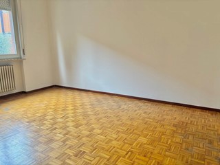 Ufficio in Affitto a Parma, 1'300€, 130 m²