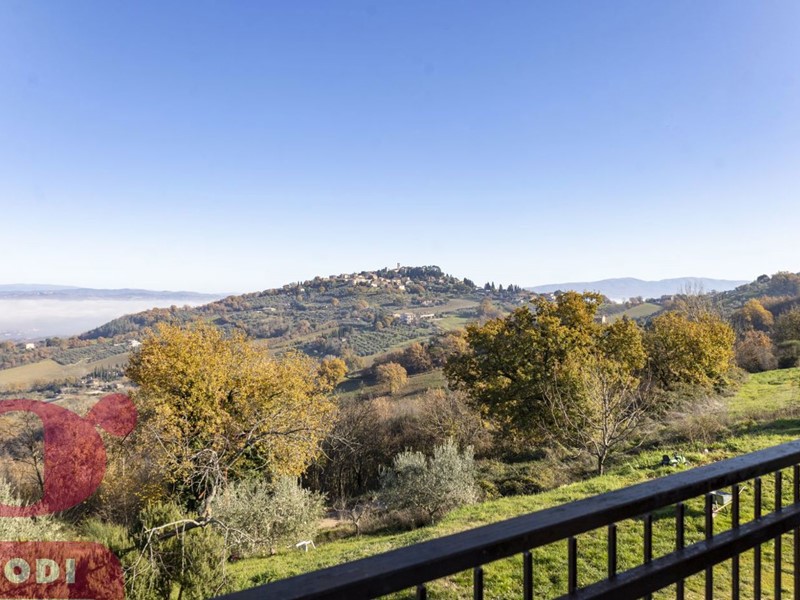 Villa bifamiliare in Vendita a Monte Castello di Vibio, 74'000€, 105 m²
