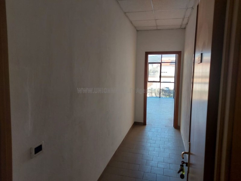 Capannone in Vendita a Sarzana, 65'000€, 57 m²