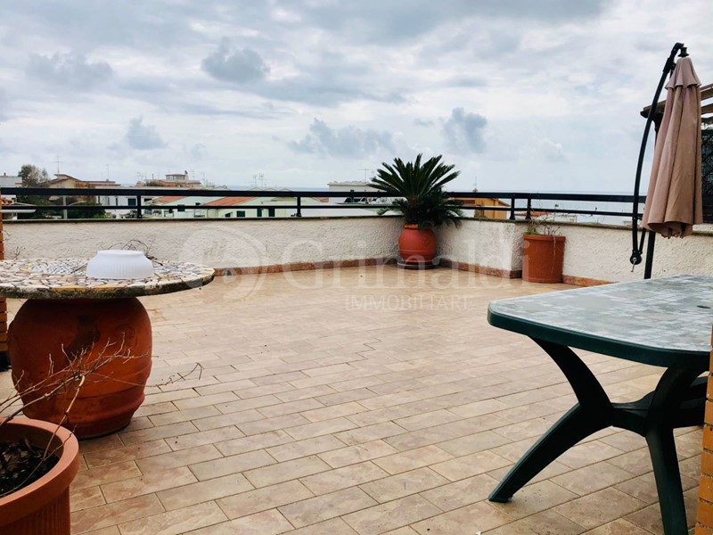 Trilocale in Affitto a Anzio, zona Lido delle Sirene, 2'300€, 90 m², arredato, con Box