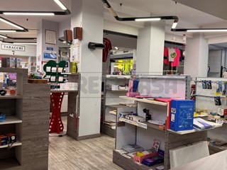 Immobile commerciale in Vendita a Venezia, zona ZELARINO, 60'000€, 155 m²