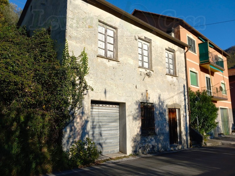 Casa Indipendente in Vendita a Avegno, 79'000€, 110 m²