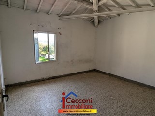 Appartamento in Vendita a Cerreto Guidi, zona Stabbia, 90'000€, 100 m²