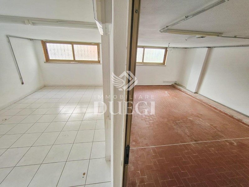 Magazzino in Vendita a Viareggio, 45'000€, 35 m²