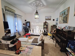 Villetta a schiera in Vendita a Campi Bisenzio, 450'000€, 200 m²