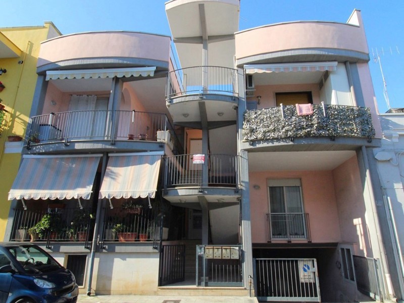 Trilocale in Vendita a Adelfia, 115'000€, 100 m²