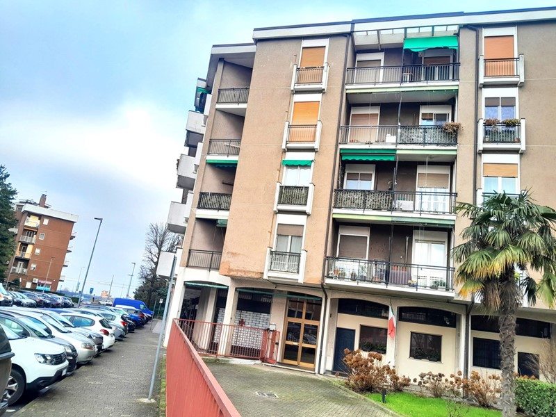 Bilocale in Affitto a Rozzano, 1'250€, 65 m², arredato