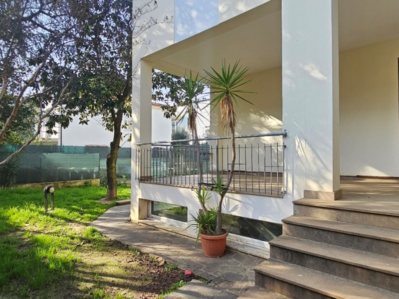 Appartamento in Vendita a Jesi, 385'000€, 280 m², con Box