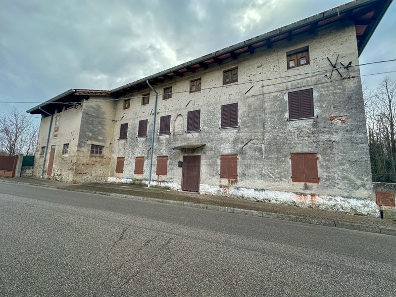 Casa Indipendente in Vendita a San Giovanni al Natisone, zona Bolzano, 78'000€, 465 m², arredato