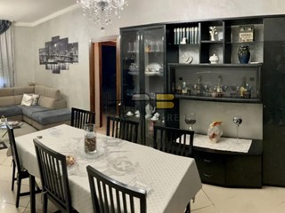 Trilocale in Vendita a Busto Arsizio, 93'000€, 90 m²