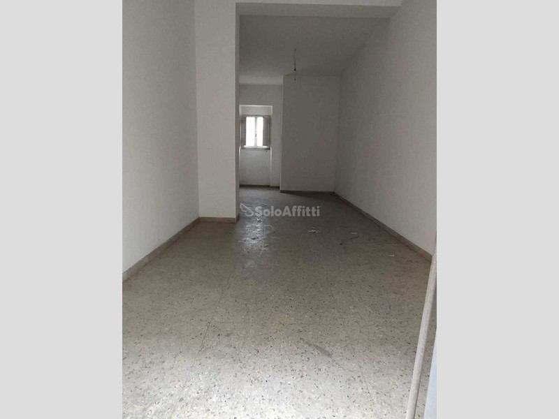 Capannone in Affitto a Terni, zona Centrale, 450€, 40 m²