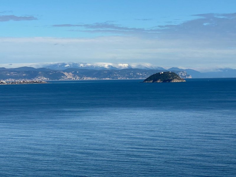 Trilocale in Vendita a Laigueglia, 385'000€, 77 m², arredato, con Box