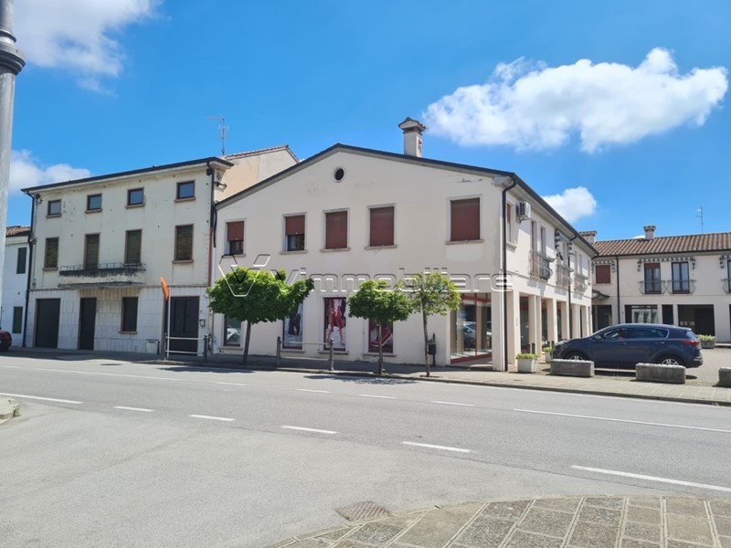 Immobile commerciale in Affitto a Pojana Maggiore, zona Pojana Maggiore - Centro, 550€, 115 m²