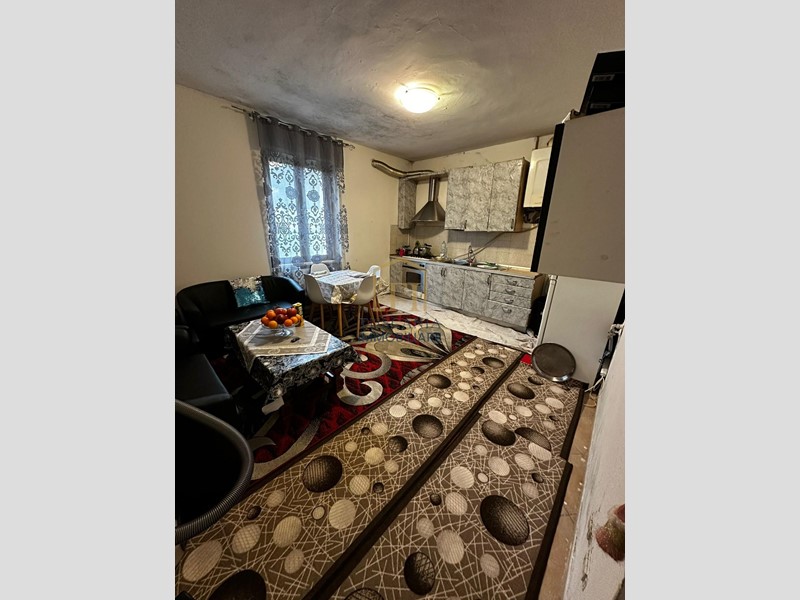 Bilocale in Vendita a Colle di Val D'Elsa, 75'000&euro;, 46 m²