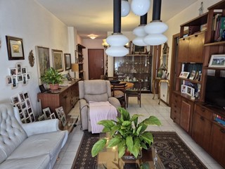 Quadrilocale in Vendita a Carrara, zona Avenza, 230'000€, 90 m², con Box