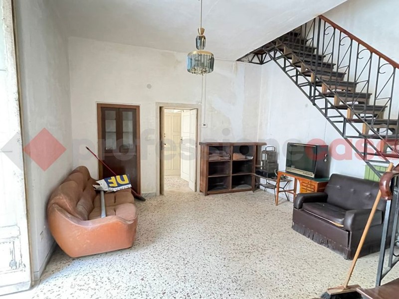 Quadrilocale in Vendita a Ruvo di Puglia, 135'000€, 170 m²