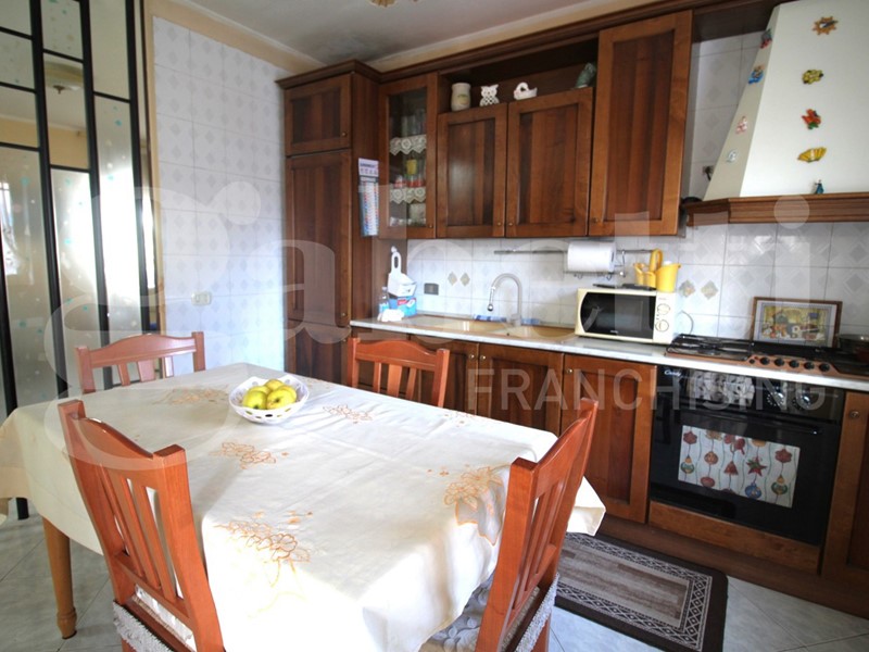 Trilocale in Vendita a Melito di Napoli, 145'000€, 114 m²