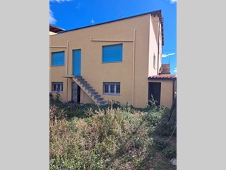 Ufficio in Vendita a Santa Maria Imbaro, 115'000€, 270 m²