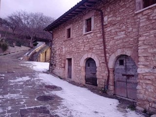 Quadrilocale in Vendita a Visso, zona Frazione Rasenna, 28'000&euro;, 70 m²