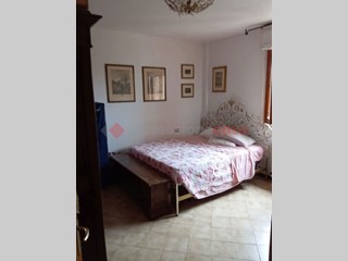 Appartamento in Vendita a Monteroni d'Arbia, 150'000€, 105 m², con Box