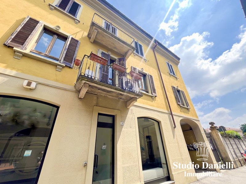 Ufficio in Vendita a Carate Brianza, 45'000€, 45 m²