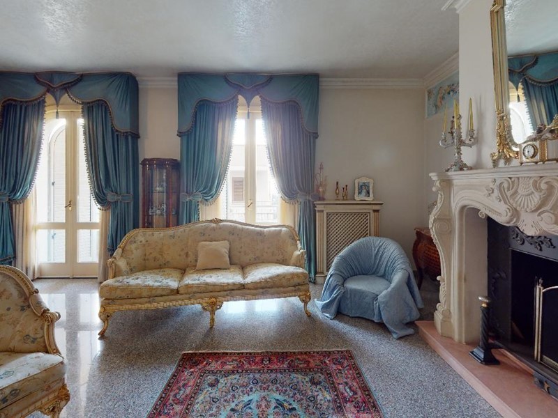 Quadrilocale in Vendita a Porto Cesareo, 350'000€, 195 m², arredato, con Box