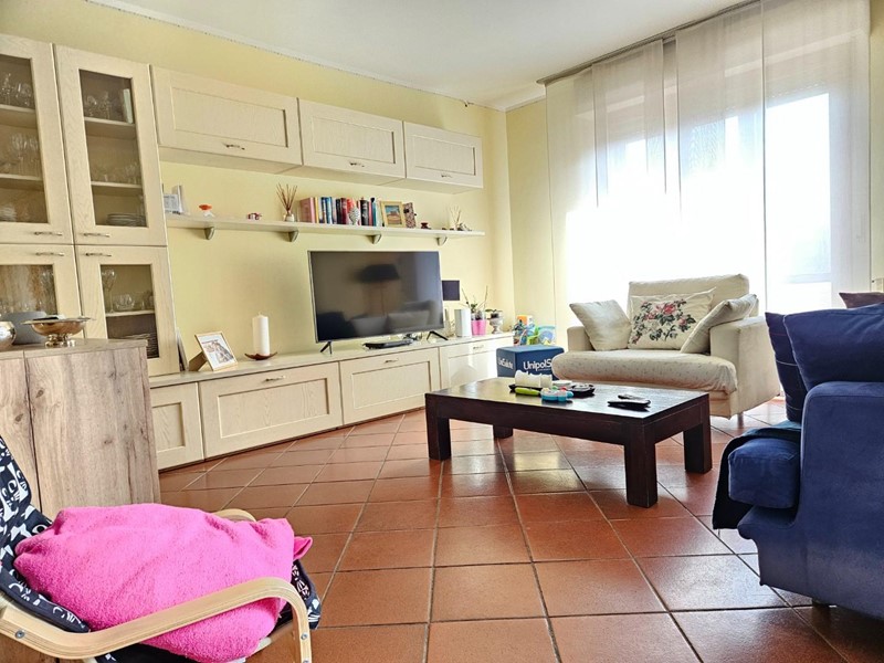 Villa bifamiliare in Vendita a San Giuliano Terme, zona Campo, 378'000€, 180 m², con Box