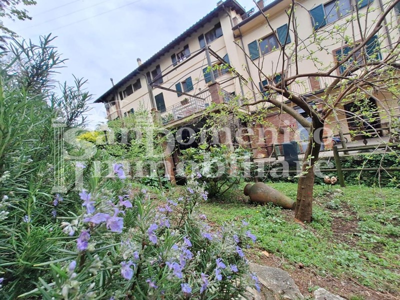 Casale in Vendita a San Giuliano Terme, zona Molina di Quosa, 1'200'000€, 800 m²