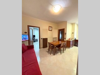 Bilocale in Vendita a Napoli, 120'000€, 70 m²