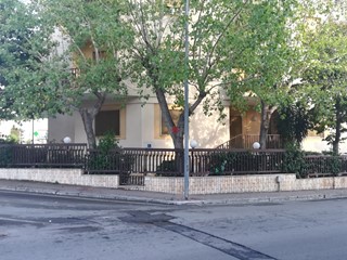 Negozio in Affitto a Grottaglie, 1'100€, 250 m²